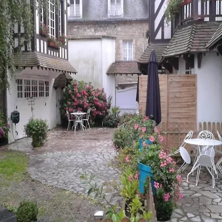 Дом отдыха Attractive In Sur Near Centre